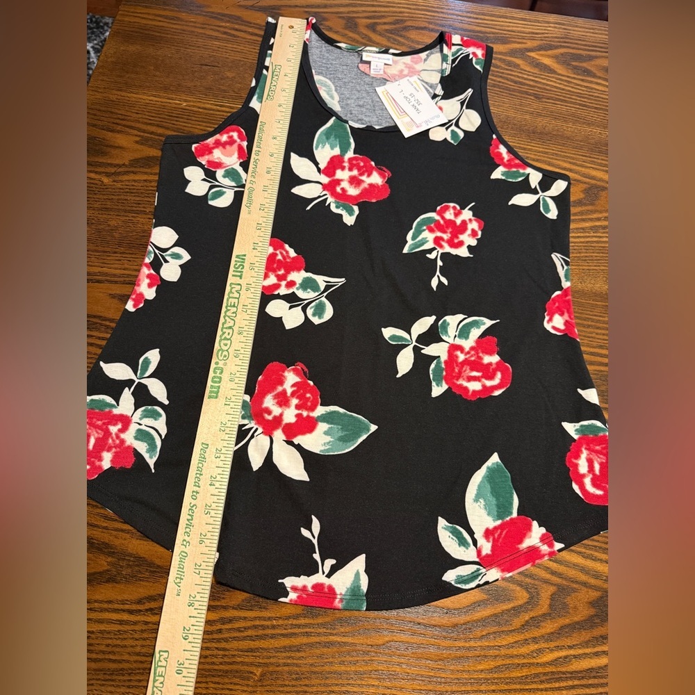 NWT LuLaRoe Tank Top Women’s‎ L Black Red Roses Sleeveless Floral Dark Romantic - Picture 8 of 16